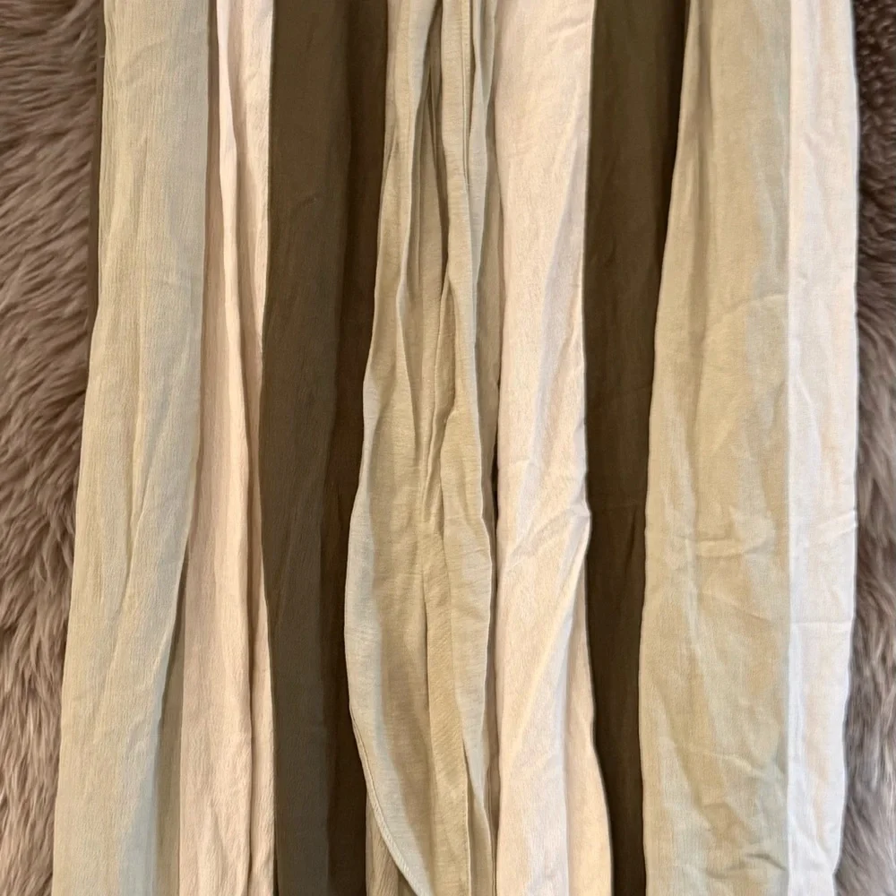 Elegant Olive and Cream Palazzo Pants - Picture 3 of 6